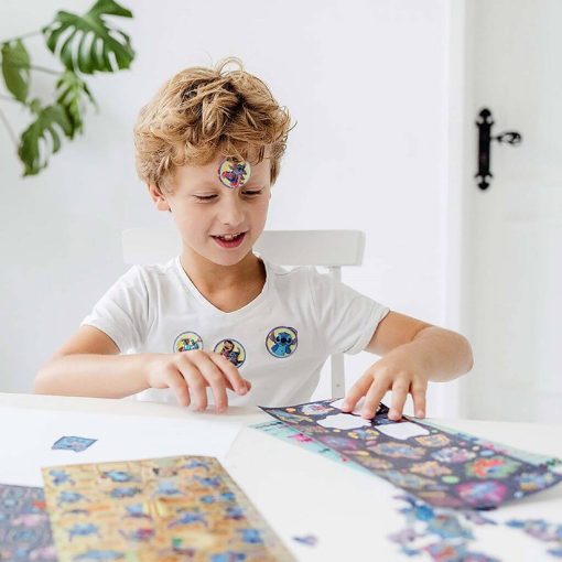 Set stickere Stitch cu 7 file abtibilduri, jocuri si fundaluri - imagine 7
