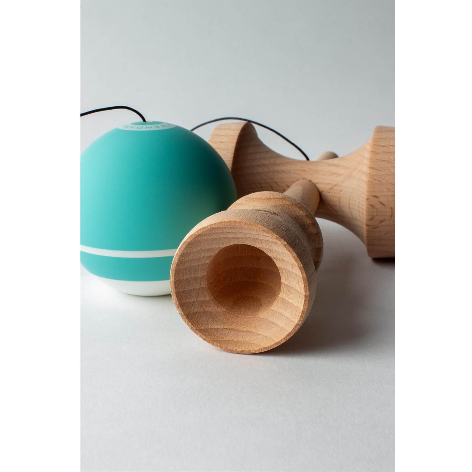 Kendama Sweets Tracker Broken Shape AntiSkid Seafoam | Contrastmarket